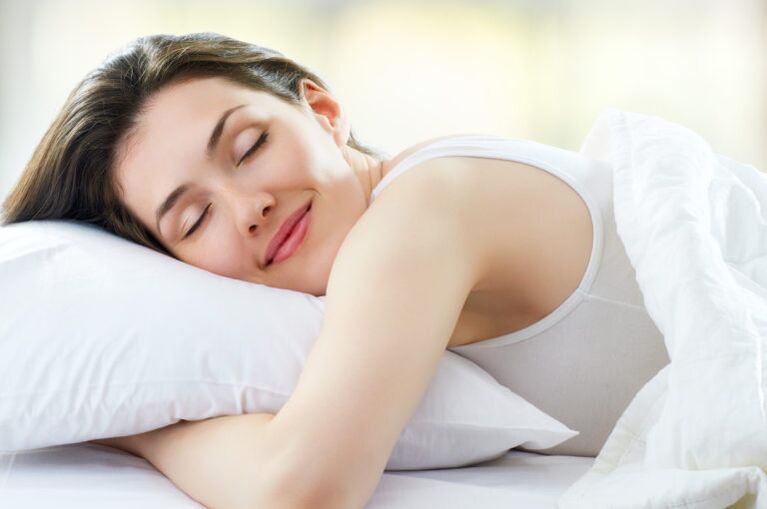 Getting enough sleep is one of the principles of losing weight in a week