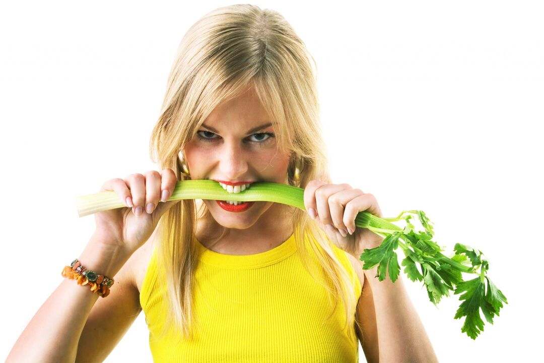 girl eats celery to lose weight