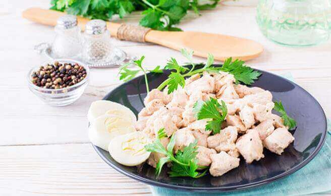 Chicken fillet stew in the slow cooker - a nutritious low carb diet dinner